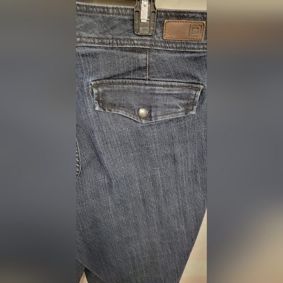 Liz Claiborne Slim Power Crop Fit 20W Deep Blue Denim Capri - Picture 8 of 9